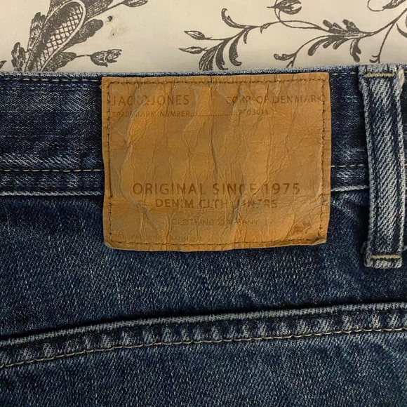 JACK & JONES REGULAR FIT RIPPED JEANS 32x32 - Picture 5 of 8